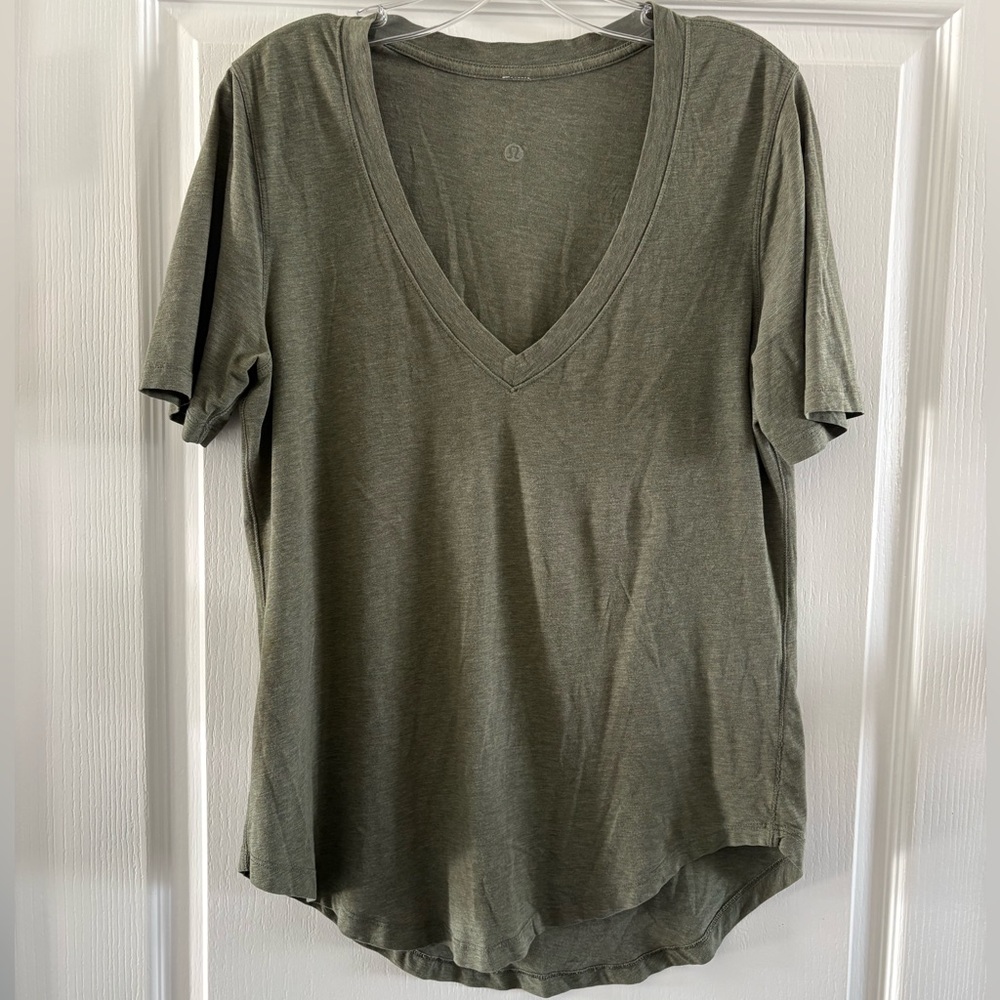 lululemon athletica Olive V-Neck Short Sleeve Tee
